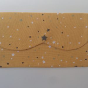 Pochette moutarde étoiles